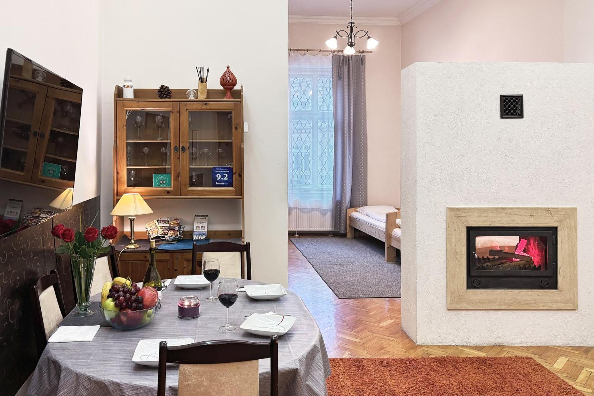Fireplace Holidays Apartament *